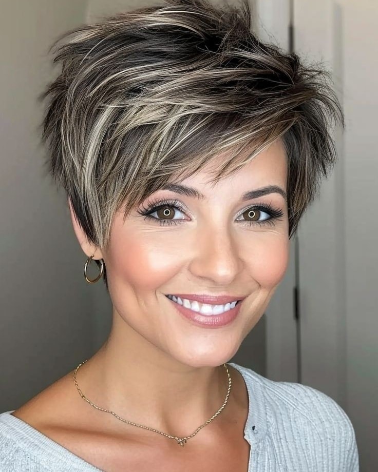bronde choppy pixie-bob
