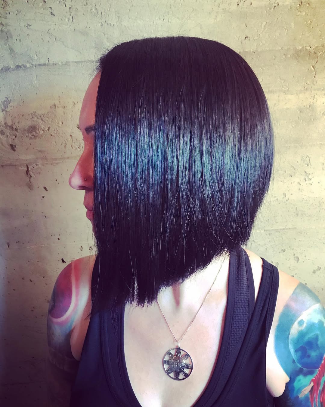 neck length blunt bob