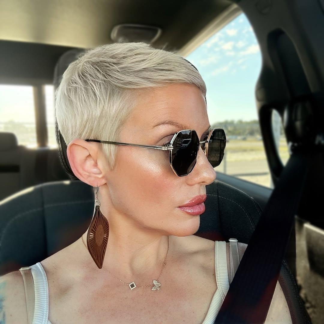 cropped pixie cut for round face