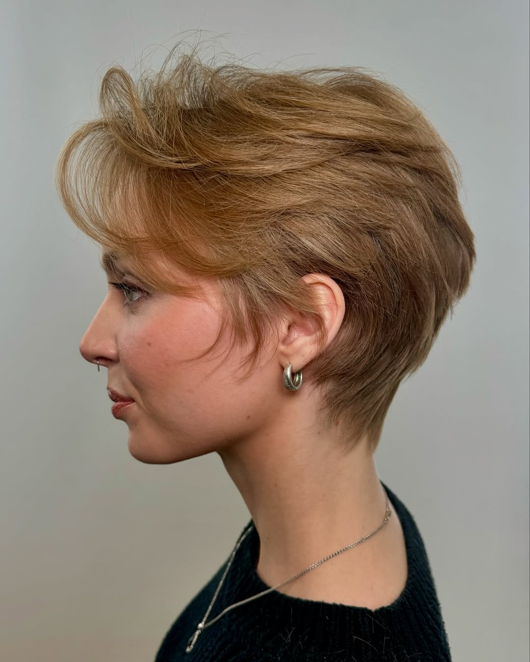 feathered pixie cut for thick hair