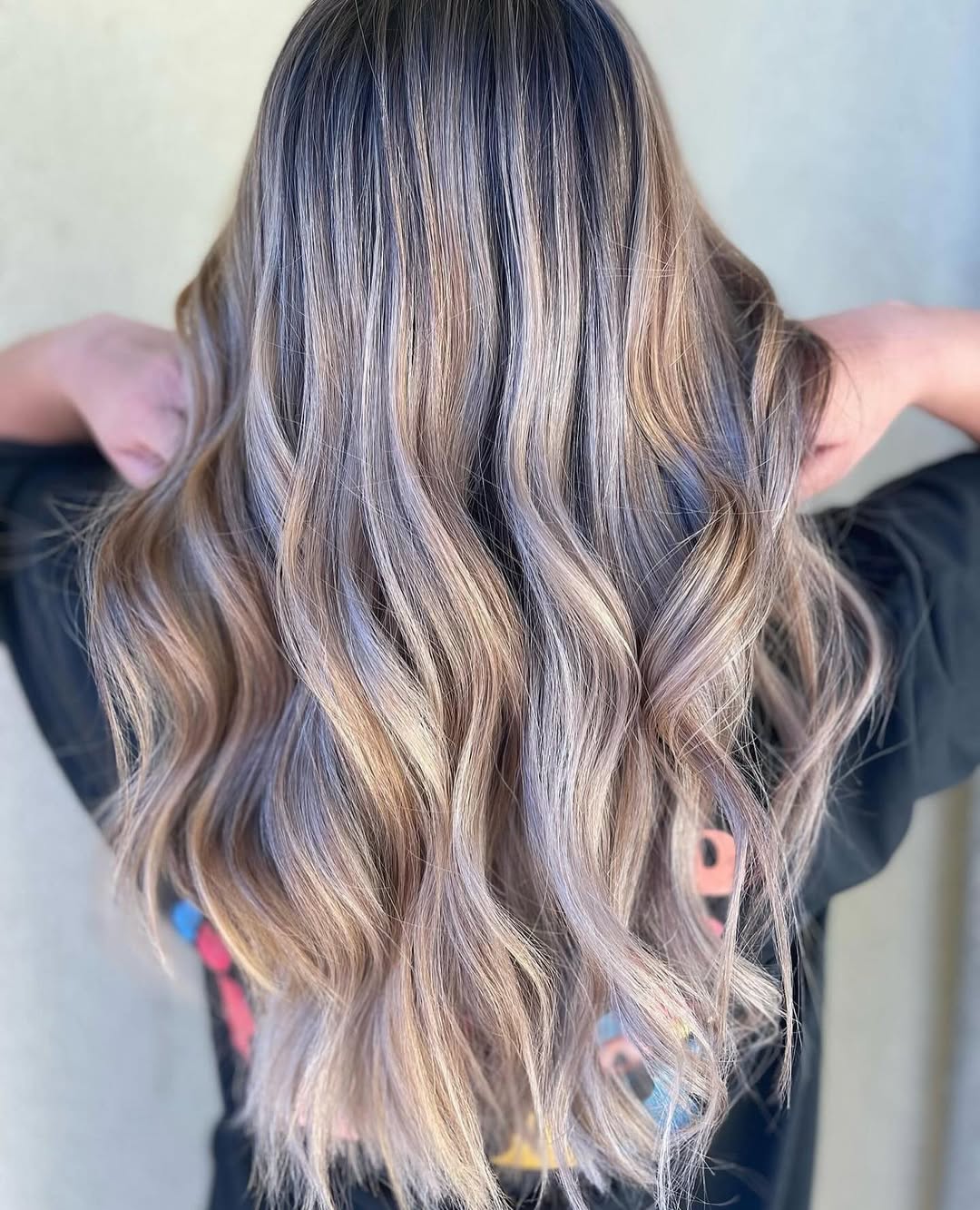 dirty blonde hair with highlights and lowlights