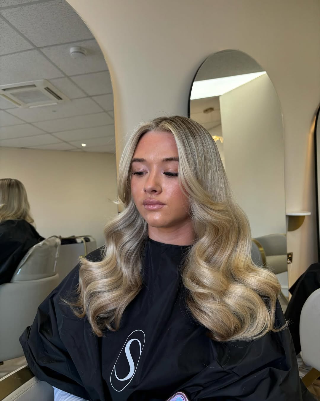 honey blonde glam waves