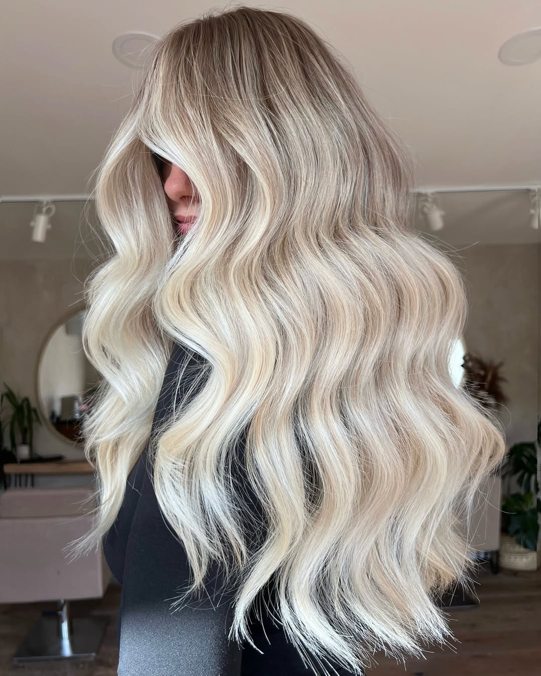 platinum blonde highlights with dark roots