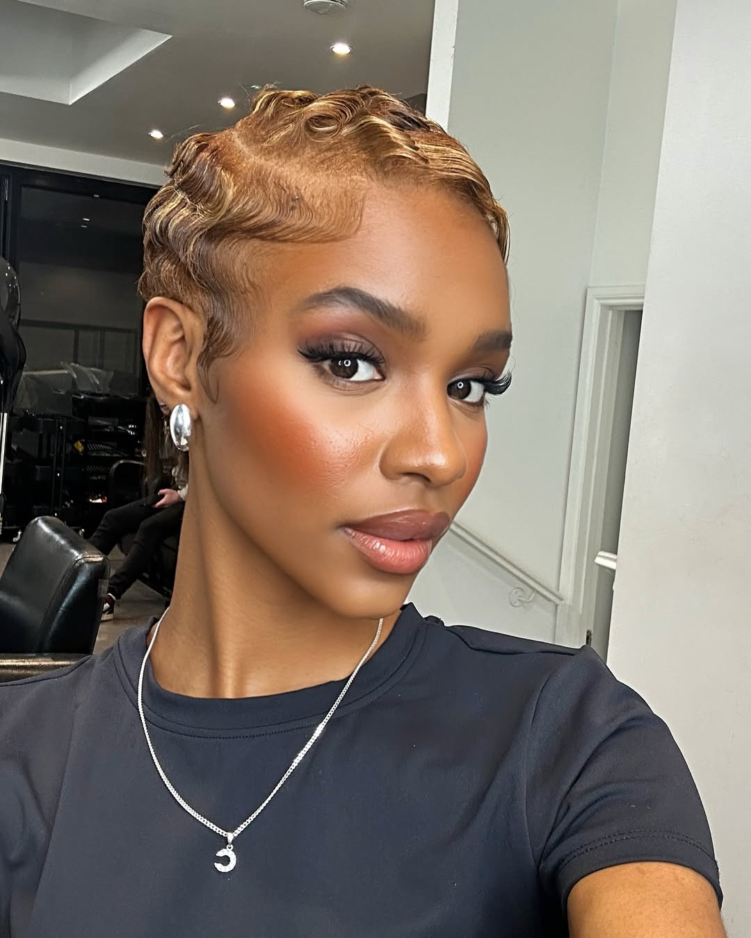 sleek finger waves