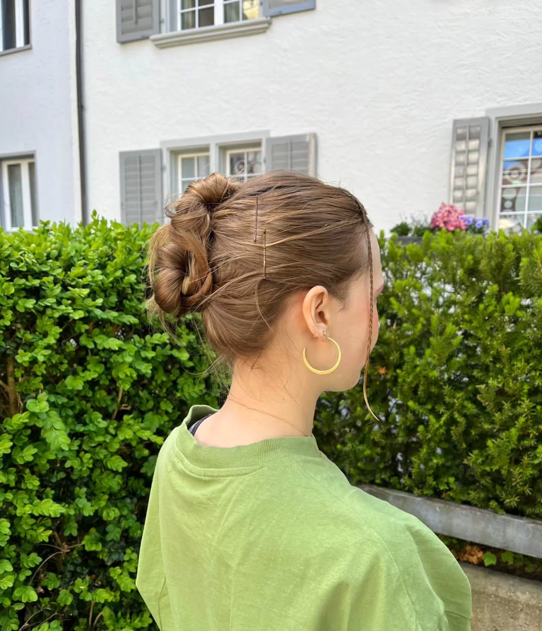 messy chignon bun