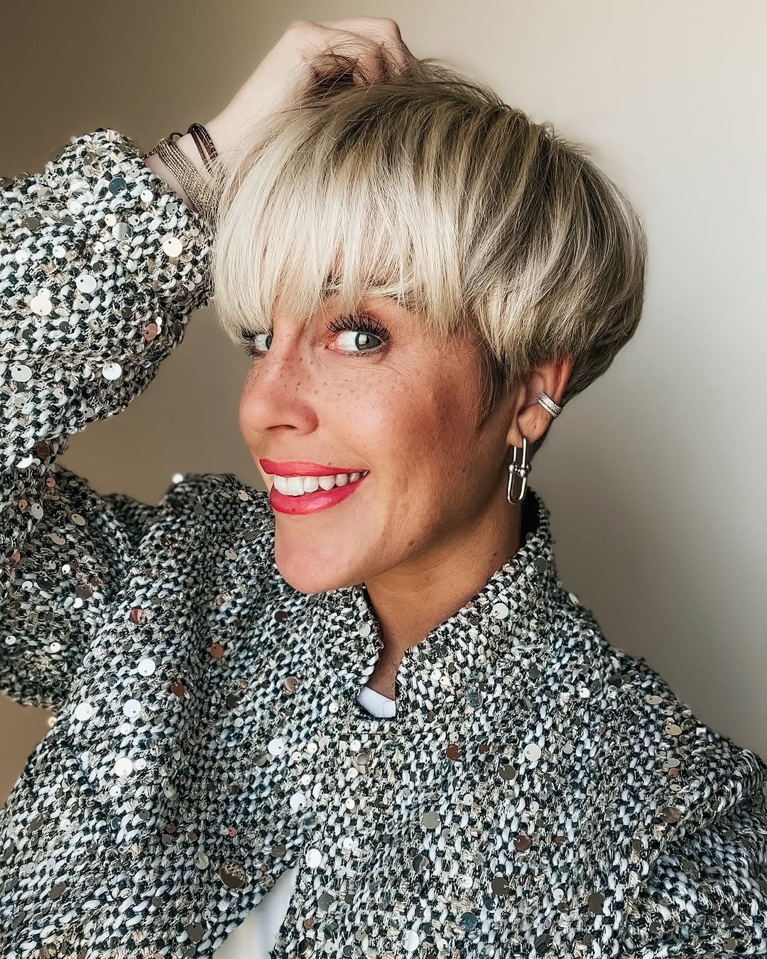 very short pixie haircut for fine hair