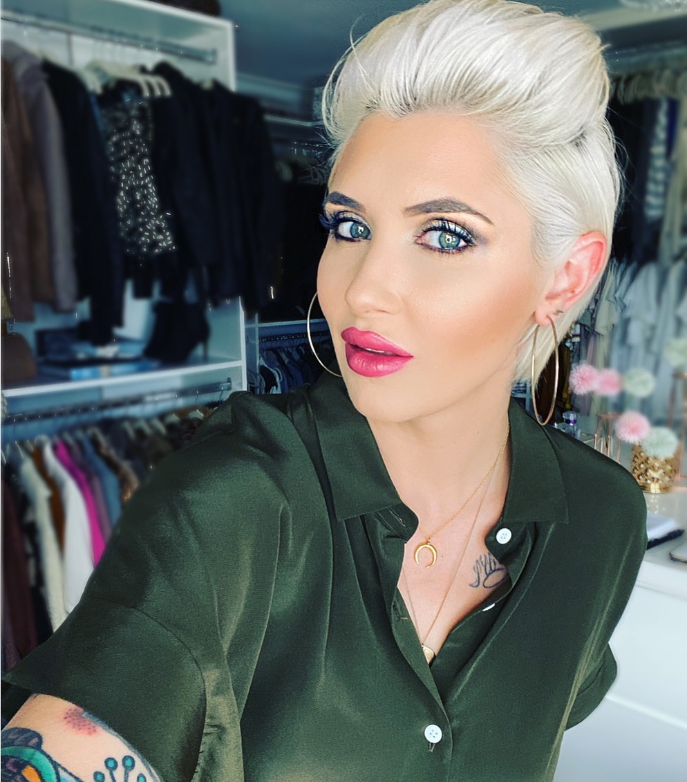 blonde pixie cut for straight hair