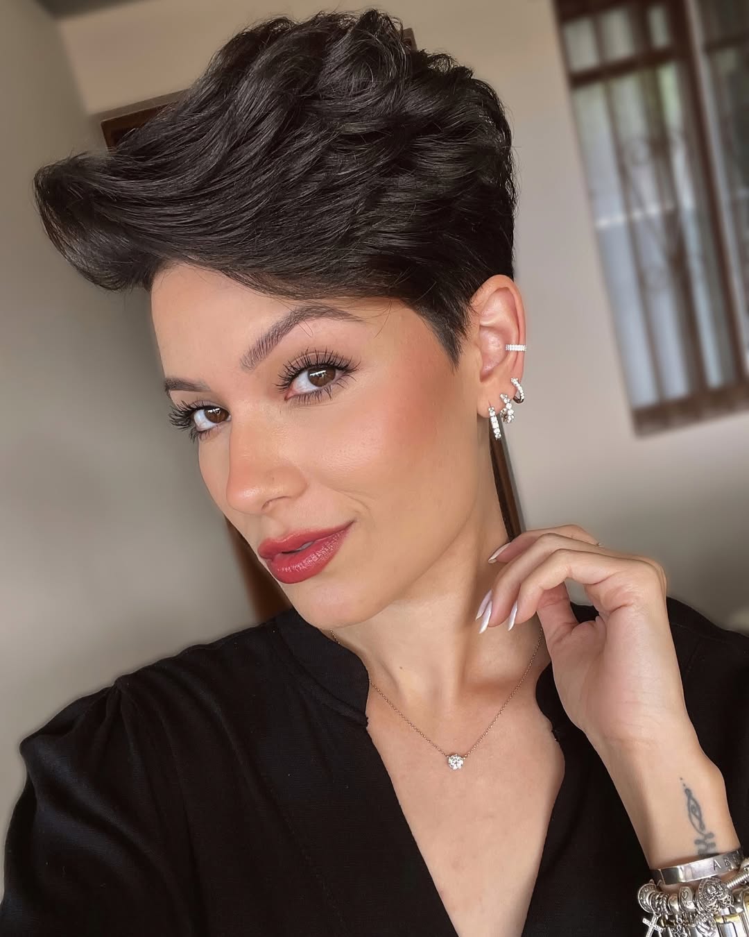 layered pixie cut 