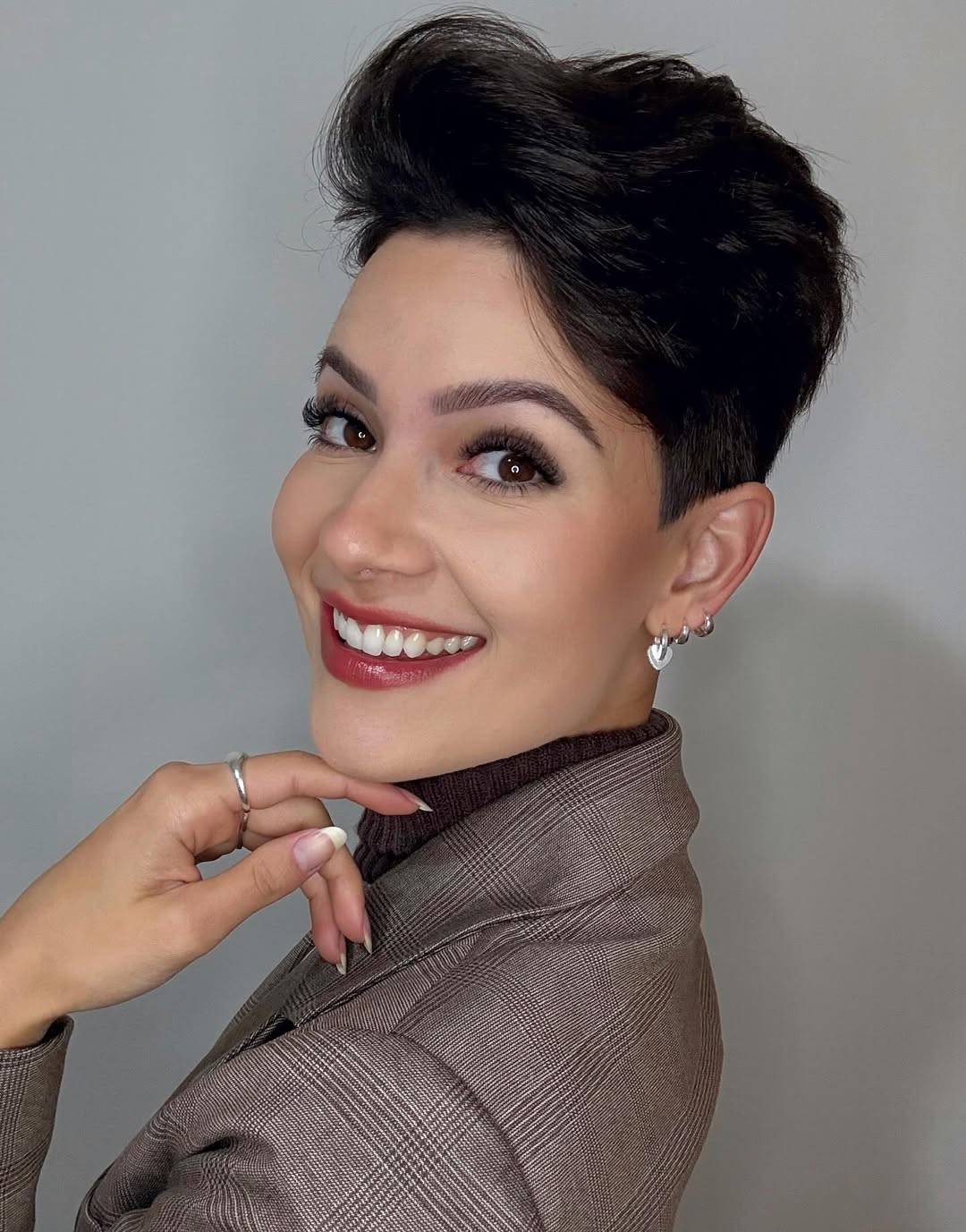 voluminous classic pixie cut